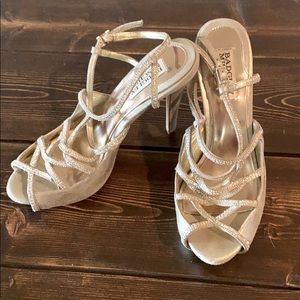 Gold Badgley Mischka formal strappy heels size 7.5